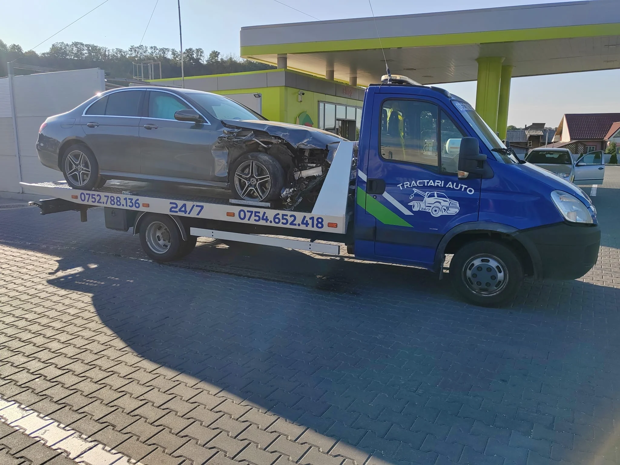 Tractari auto Bacau - servicii complete remorcari si platforma