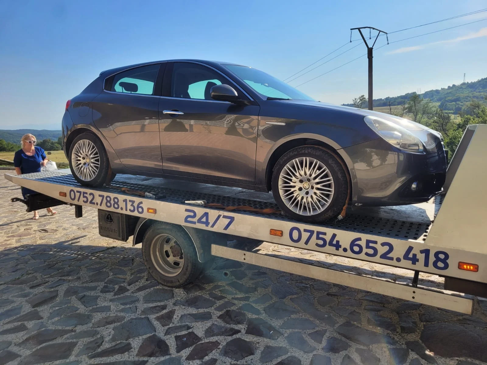 Tractari auto Bacau - remorcari si transport vehicule pe platforma