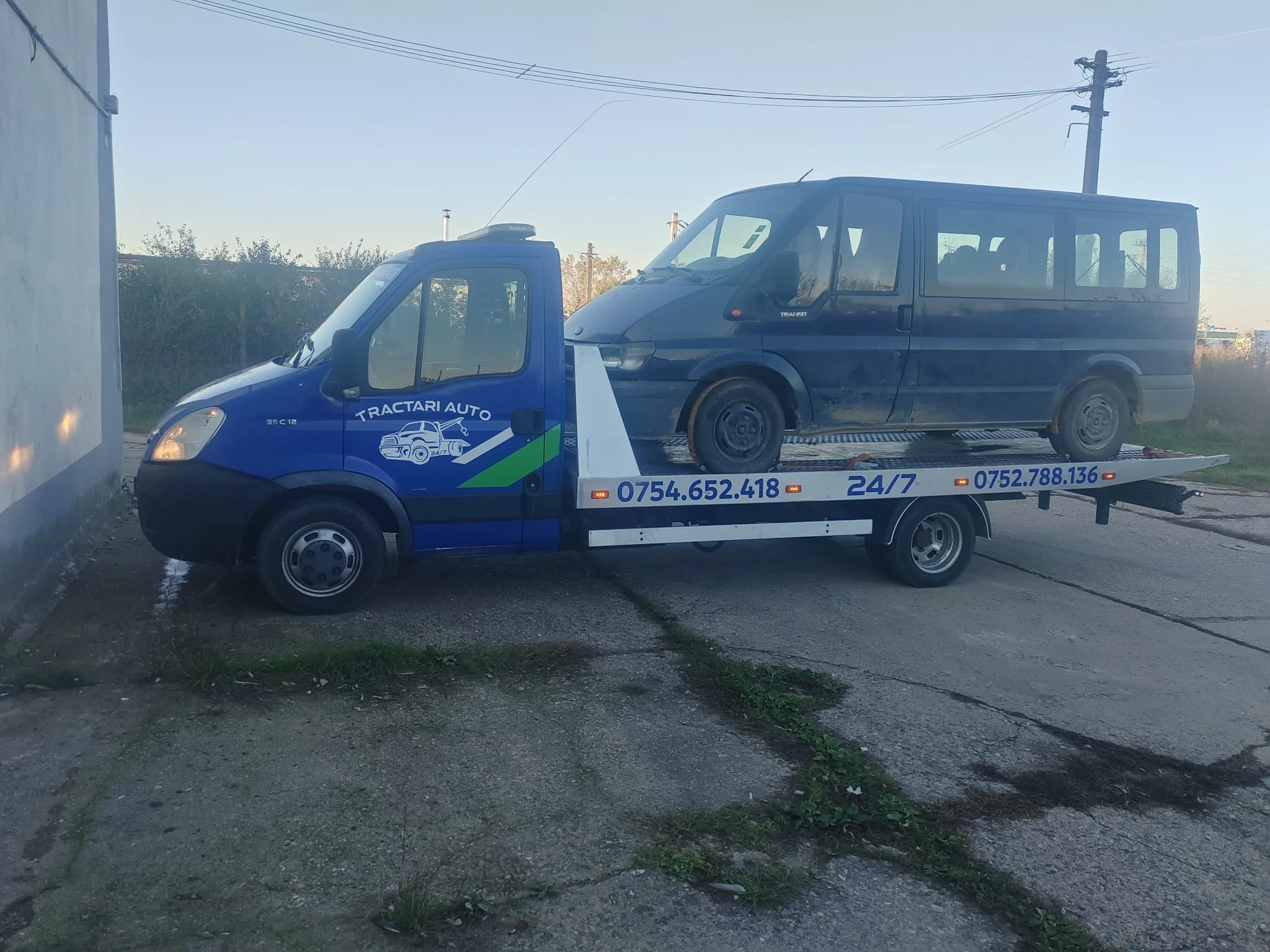 Tractari auto Bacau - remorcari cu platforma moderna